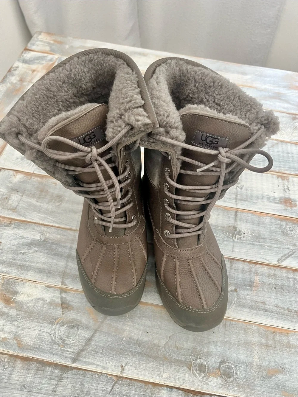 UGG Waterproof Shearling-Lined Winter Boots – Taupe/Brown – Excellent Pre-Owned